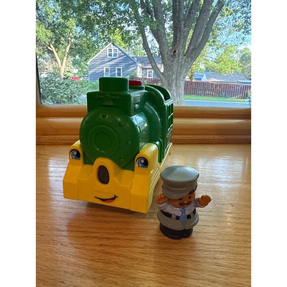 Fisher-Price Little People Train Engine & Conductor Toy Set - Picture 1 of 7